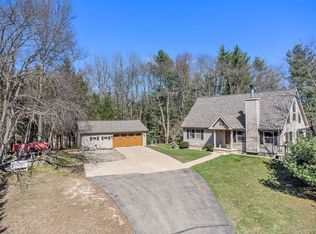 14329 Waubascon Rd, Bellevue, MI 49021