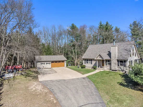 14329 Waubascon Rd, Bellevue, MI 49021