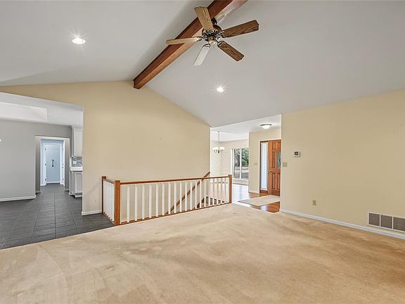 4th image of 616 Brighton Ct