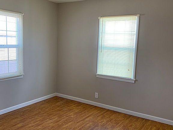 2nd image of 226 S Mission Dr