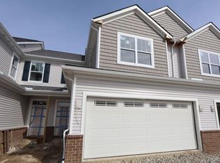 2406 Salt Springs Dr, Saline, MI 48176