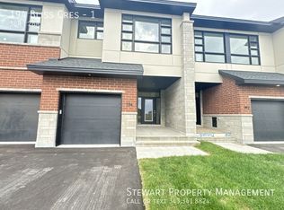194 Bliss Cres #1, Ottawa, ON K2V0T3