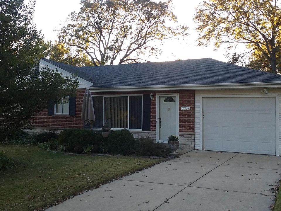 All brick ranch with one car garage
