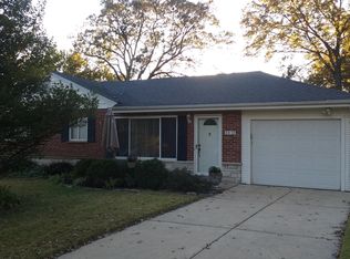 8839 Glen Rose Dr, Saint Louis, MO 63126