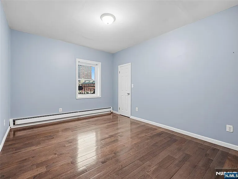 1-2 Hilliard Ave #2 — Photo 9