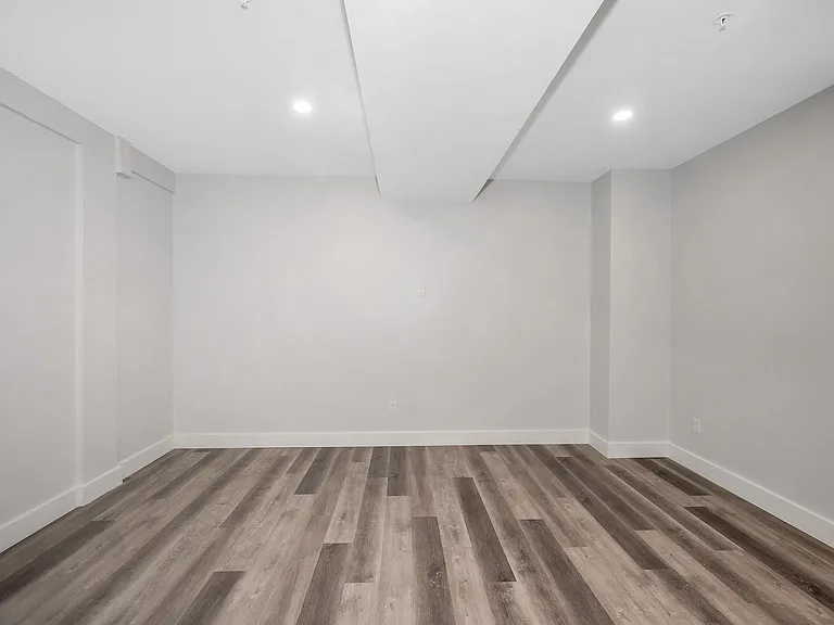 72-74 Boisvert St #4 — Photo 15