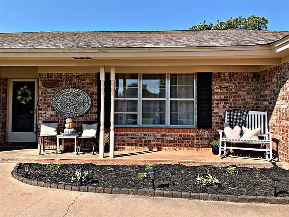 4th image of 2034 Brentwood Dr