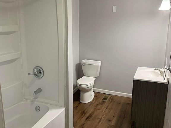 4th image of 608 S 5th St