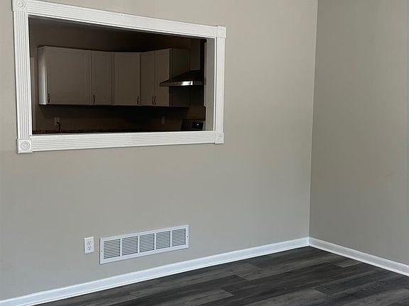 5th image of 438 E 28th Ave