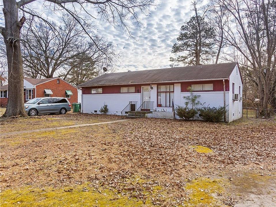 2nd image of 2116 Bishop St