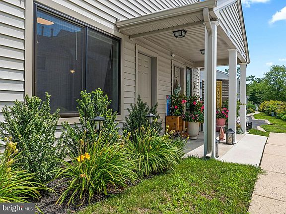 2nd image of 1203 Roberts Way