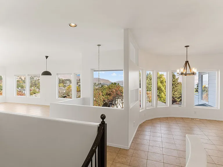 301 Canyon Pl — Photo 9