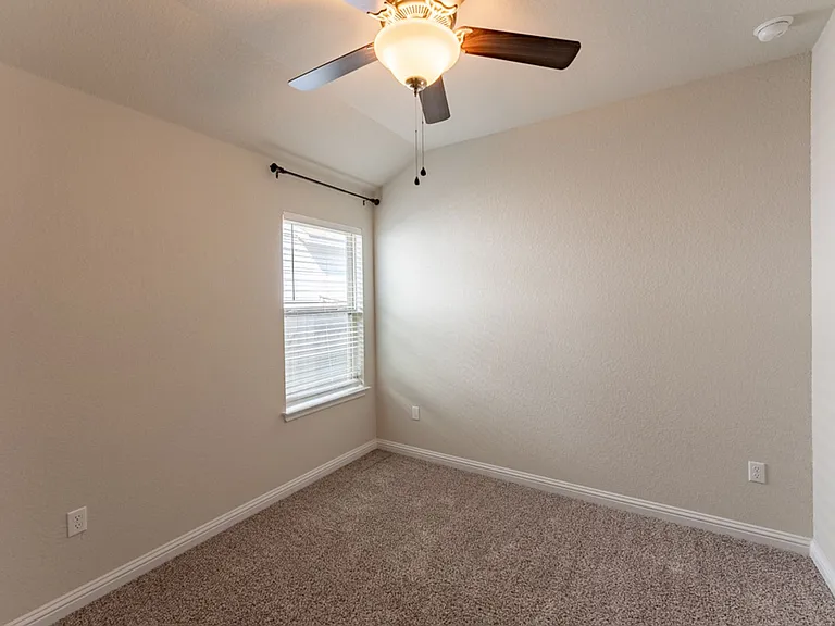 8209 McKamy Dr — Photo 16