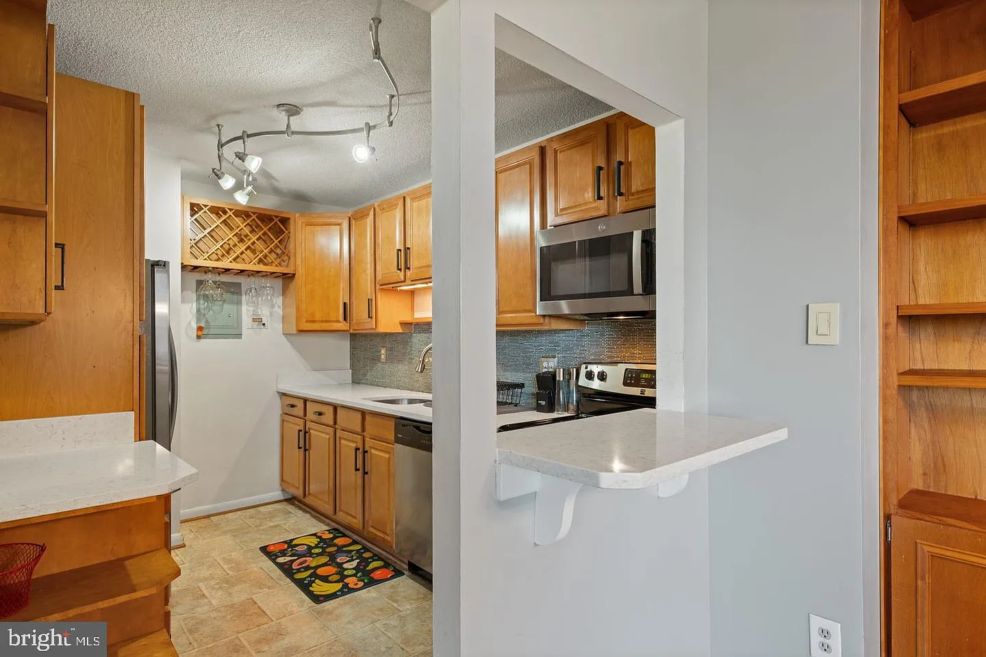 2 bed, 2.0 bath, 1170 sqft, $2,750 — Photo 2