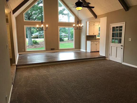 Den view of dinning area