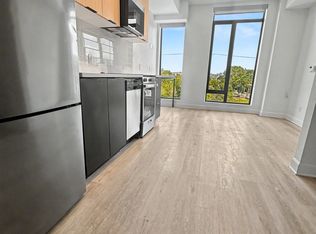 444 Bronson Ave, Ottawa, ON K1R 6J6