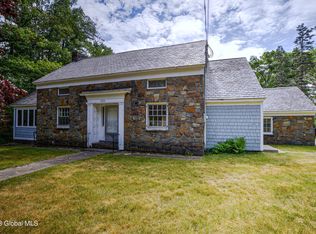 1026 Mohegan Rd, Niskayuna, NY 12309