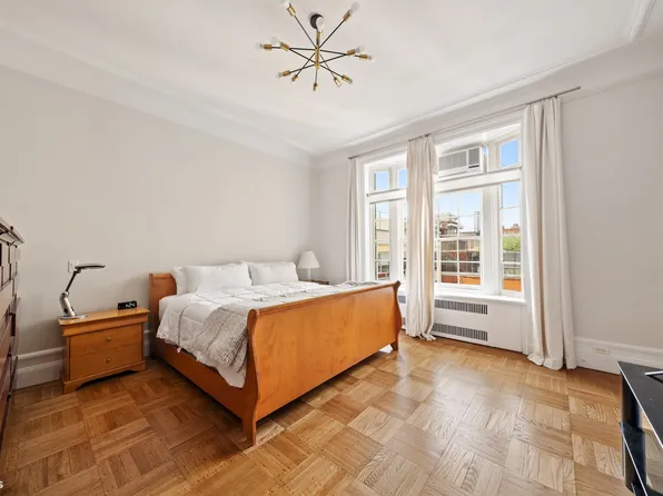 285 Central Park West image 8 of 16