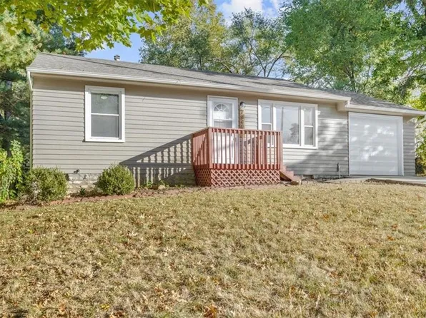 7840 Waverly Ave, Kansas City, KS 66109