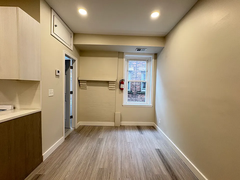 88 Pulaski St #12