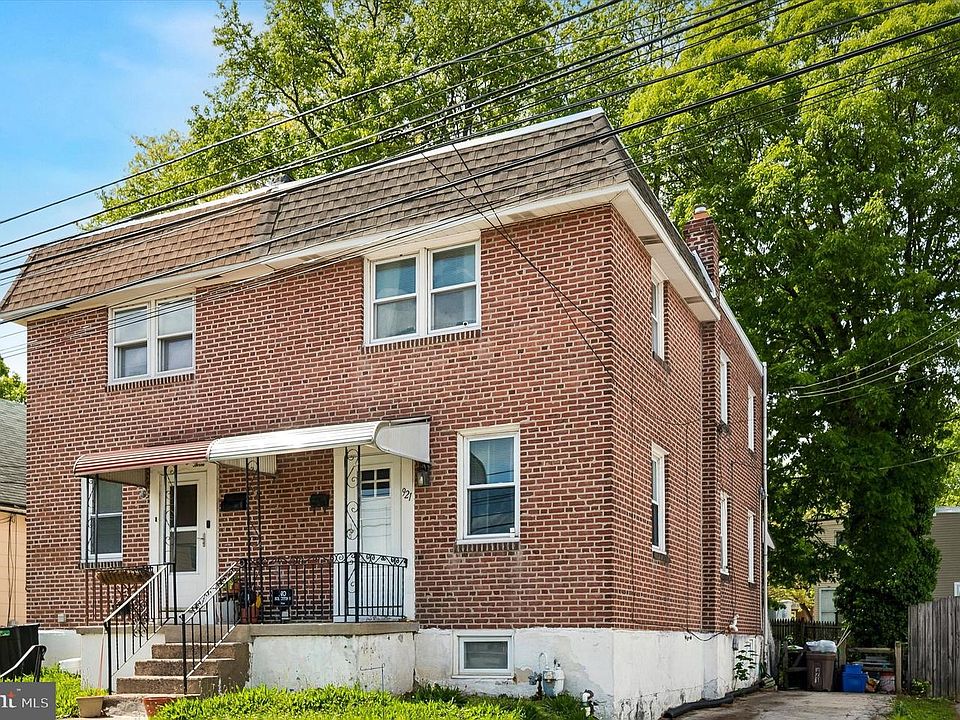 1st image of 921 Spruce St