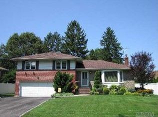 3 Alderfield Ln, Melville, NY 11747