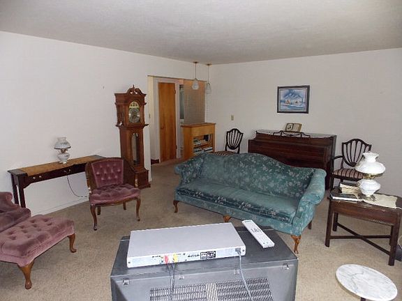 5th image of 664 Holley St