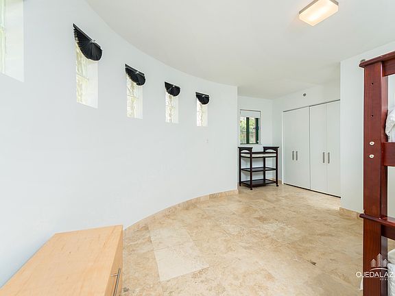 4th image of 100 Jefferson Ave APT 10015