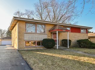 618 Gilbert Dr, Wood Dale, IL 60191