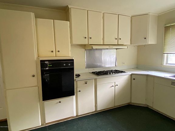2nd image of 625 Everette St
