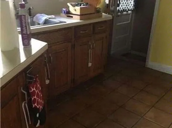 186 Euston Rd S, Garden City, NY 11530