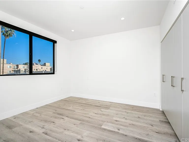 5923 Laurel Canyon Blvd #200 — Photo 6