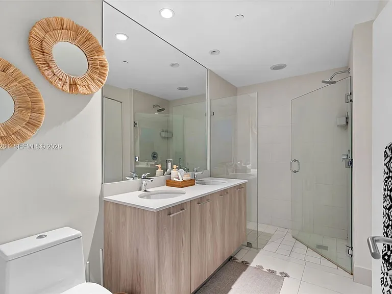501 NE 31st St — Photo 12