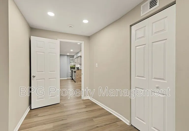 1033 5th St NE #BASEMENT — Photo 18