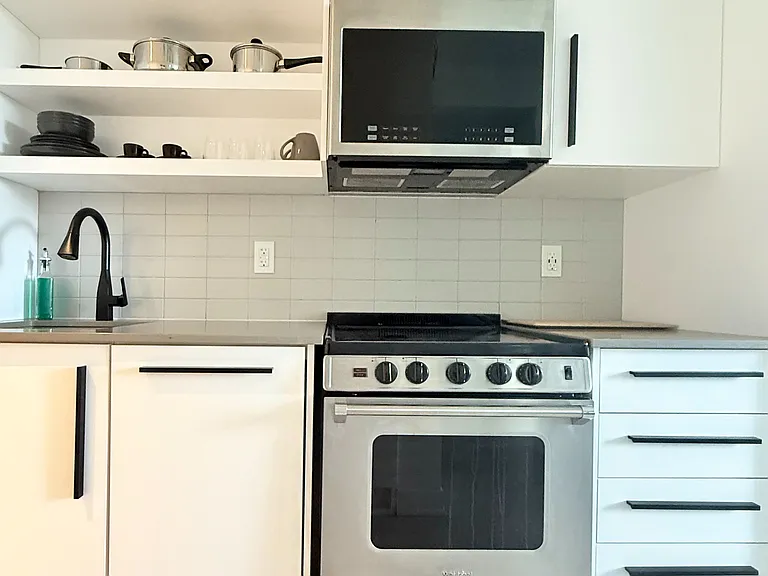 560 Rideau St #423 — Photo 6