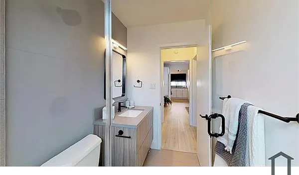 14216 Calvert St #1 — Photo 5