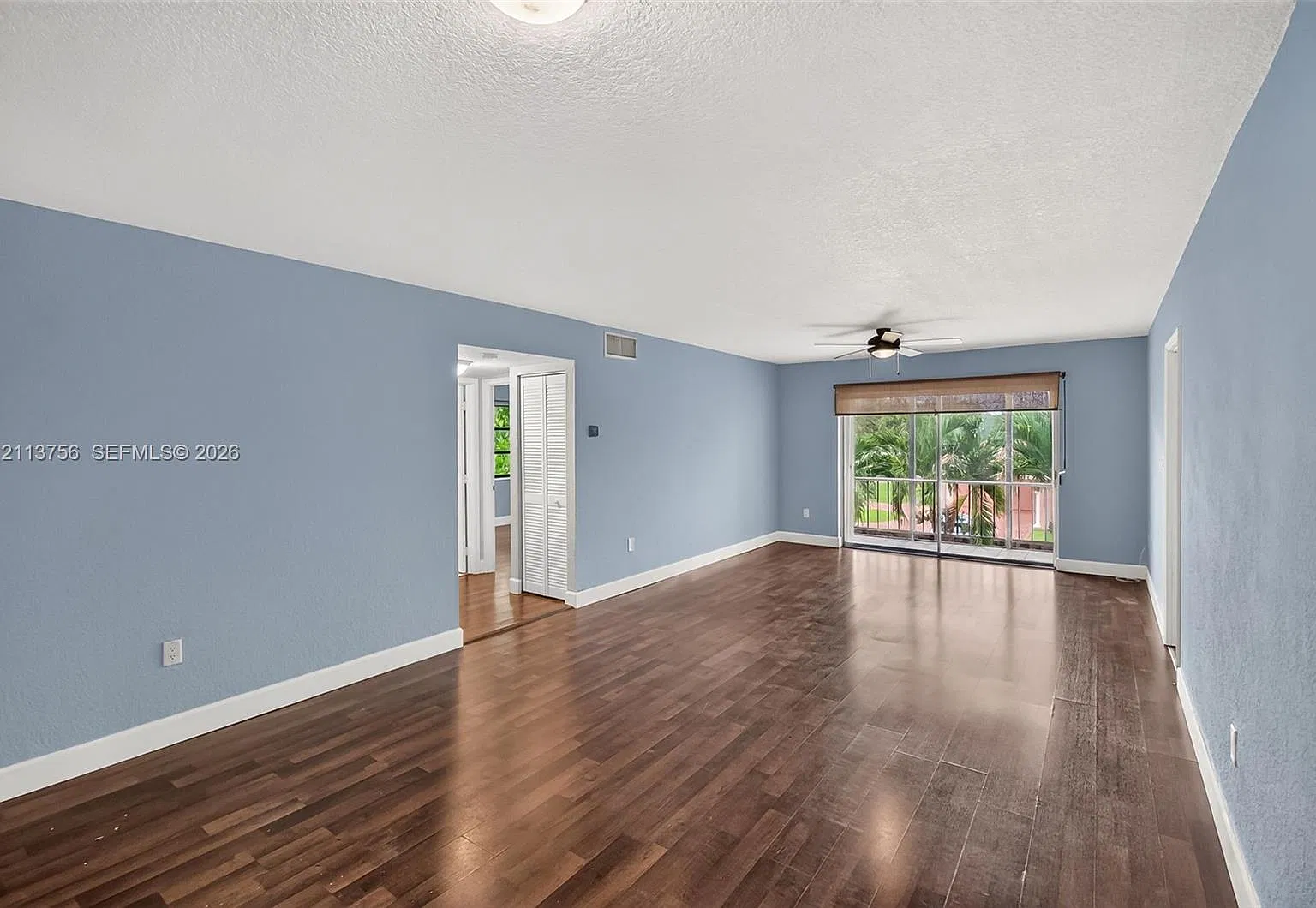 Venetian Palms Condo — Photo 4