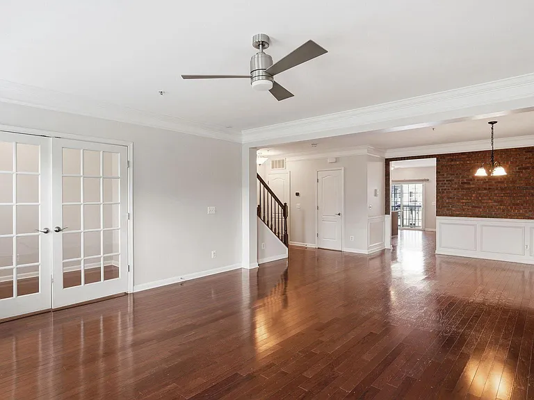 15360 Kensington Park Dr — Photo 8