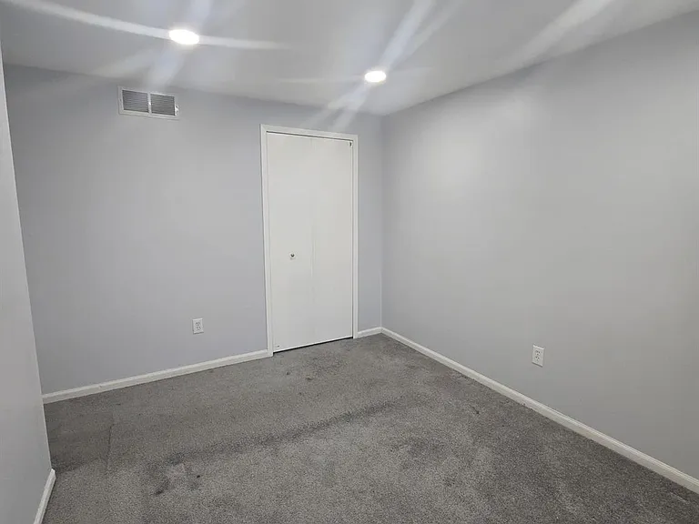 8410 Hickory Dr — Photo 14