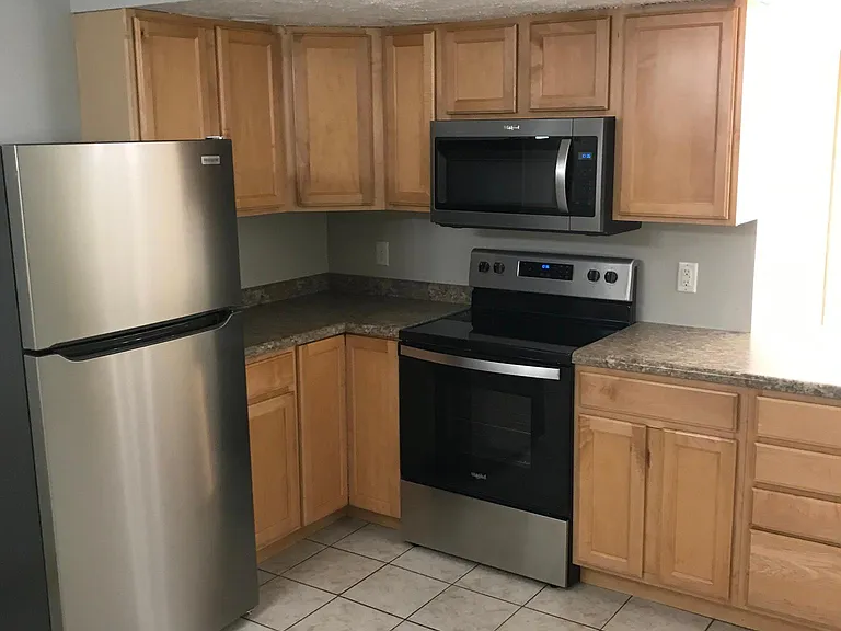 815 W Illinois Ave — Photo 8