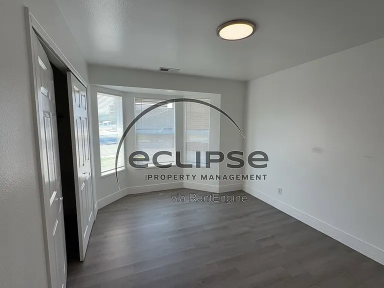 560 Huntington Point Ln — Photo 19