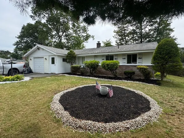 261 Jon Dr, Brockton, MA 02302