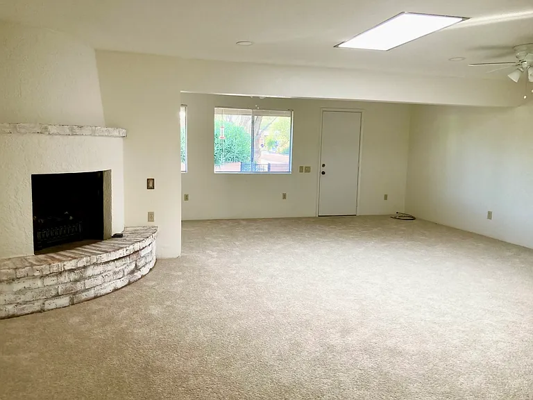 171 N Calle Del Lago — Photo 2