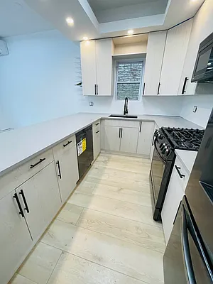 Rented by Voro New York | media 17