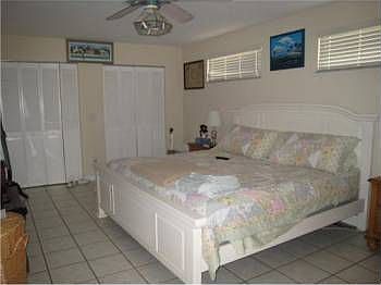 3rd image of 1027 S Palmway