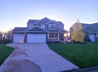 16863 Arbor Way Dr, Nunica, MI 49448