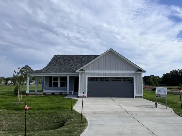 215 Lotus Ave, Smithfield, NC 27577