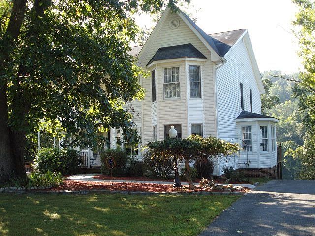 1st image of 26030 Cornelius Dr