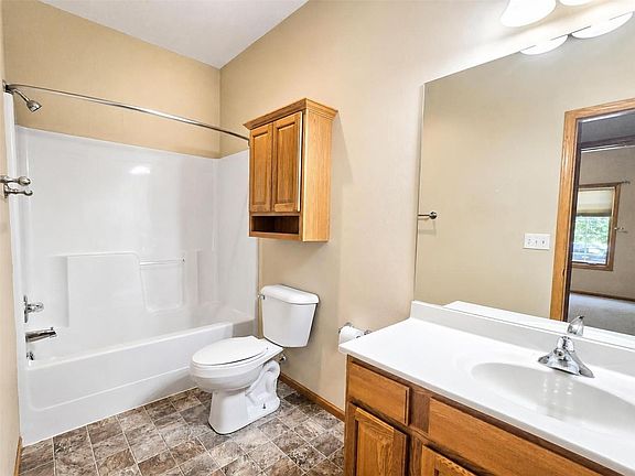 5th image of 1822 McKay Dr