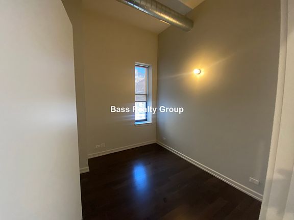 5th image of 5021 N Kenmore Ave #213